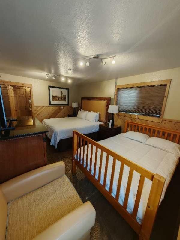 Wagon Wheel Hotel غرب يلوستون المظهر الخارجي الصورة